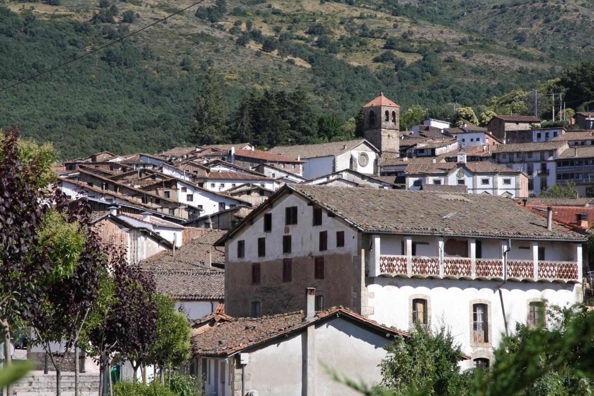 Hospedium Hotel La Fuente Candelario Bagian luar foto